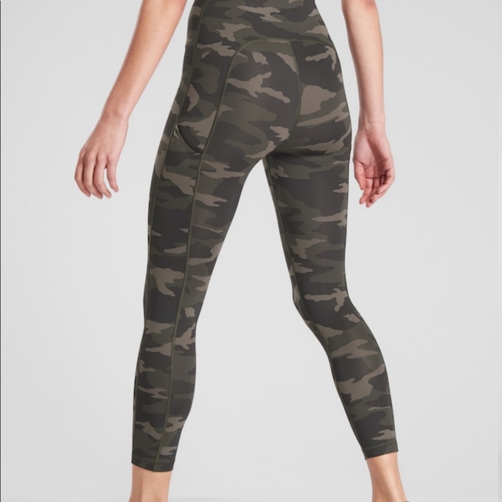 Camo Athleta ultimate 7/8 tight